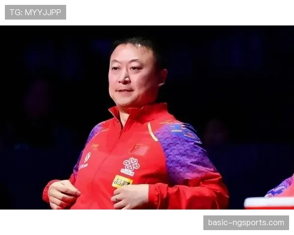 马琳机场随手一照，穿得比我结婚那天还讲究